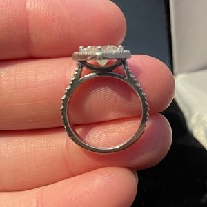 Diamond engagement ring